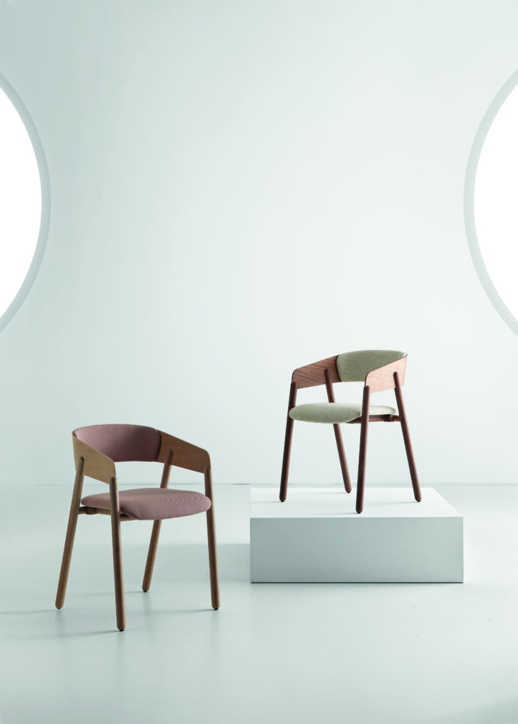 Punt-Mava-Stephanie-Jasny-Upholstered-Chair-9