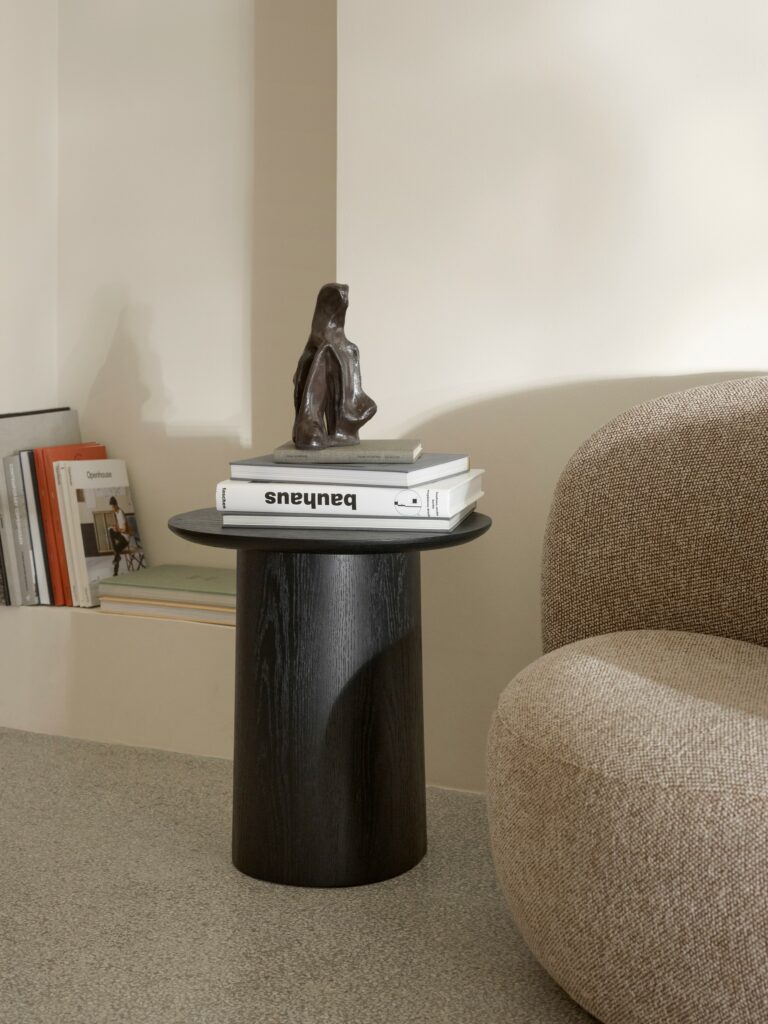 Wendelbo_Lifestyle_Kin side table_Black stained oak, Ovata lounge chair_Large_300 dpi